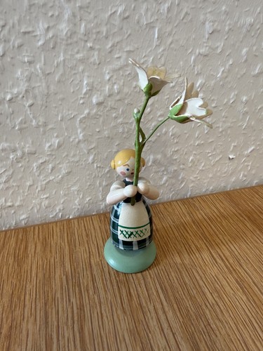 Holzfigur mit blume erzgebirge - holzfigur,