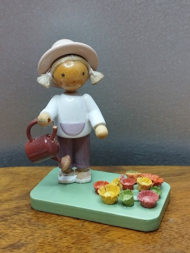 Flade mädchen mit - flade,