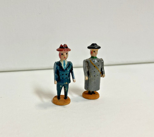 Altes nasenmännel mit frau - nasenmännel,