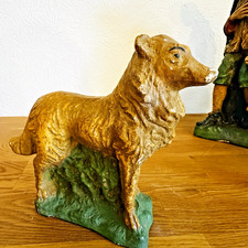 Große alte Krippenfigur Hund