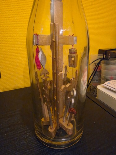 Heiligen flasche mit kreuz - flasche,